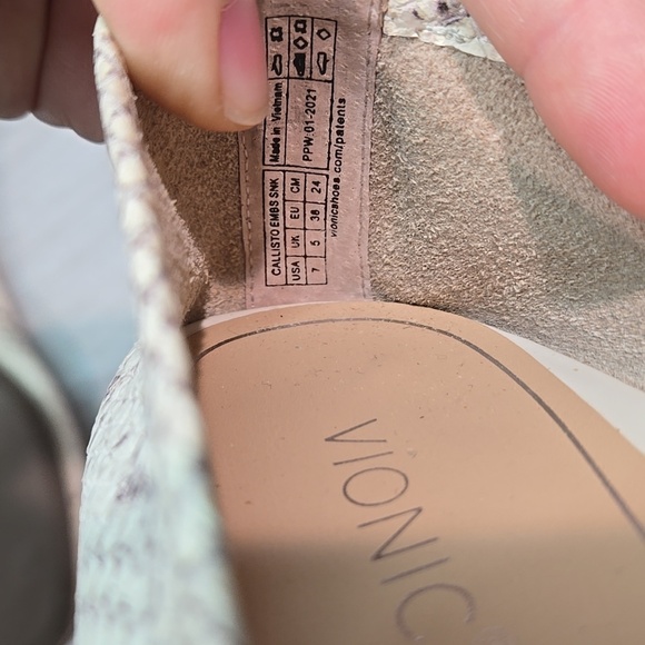 Vionic Women Callisto Embs snake Loafer Slip on shoes sz 7 - Picture 13 of 13